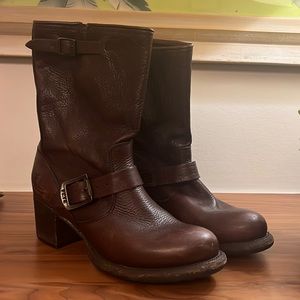 Frye Vera boots brown 7.5